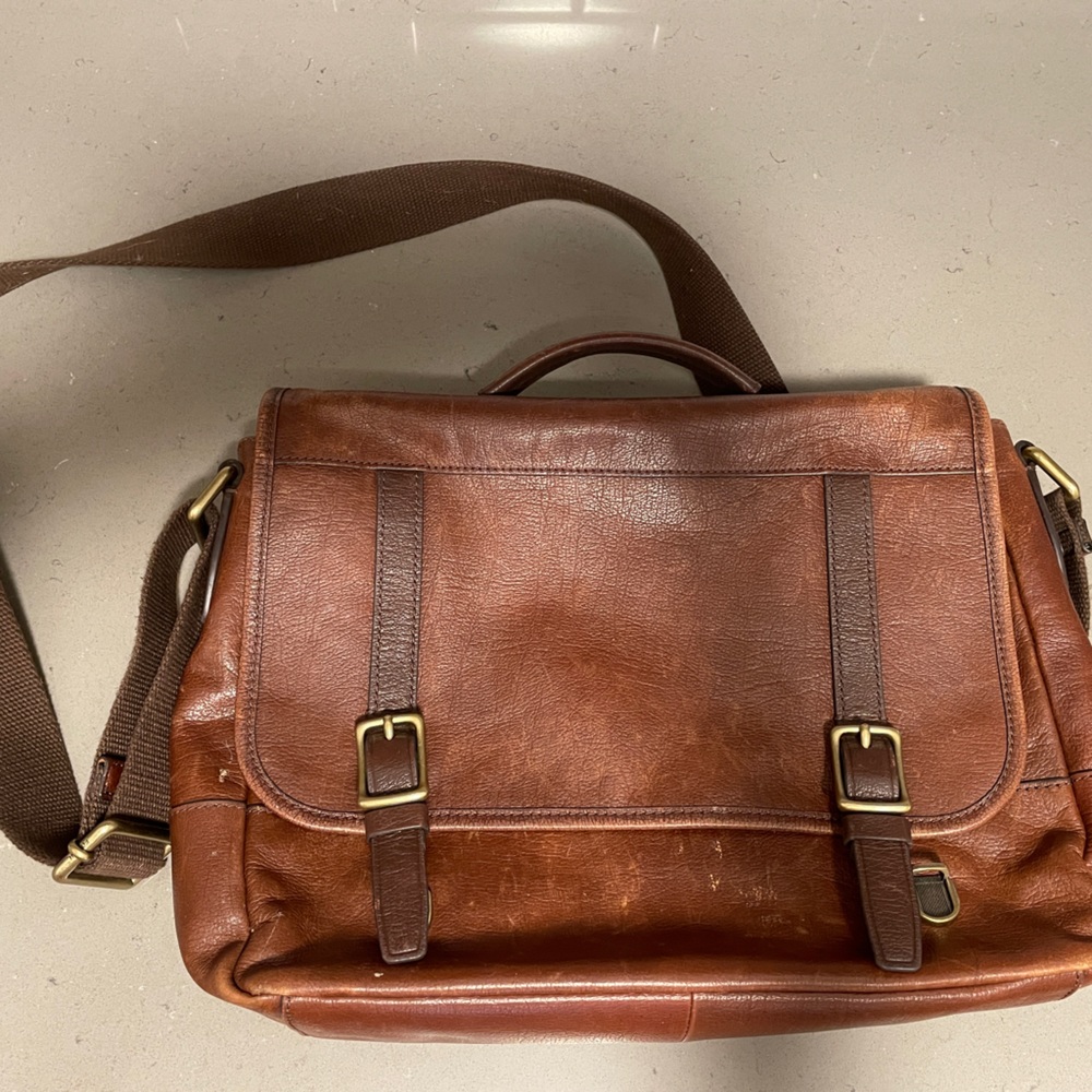 Fossil Messenger Bag- Brown Leather